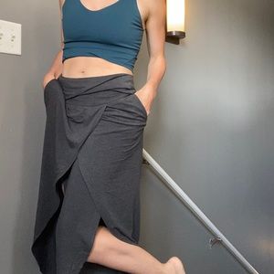 ATHLETA | Charcoal Gray Split leg Pant Excellent Condition Size Medium